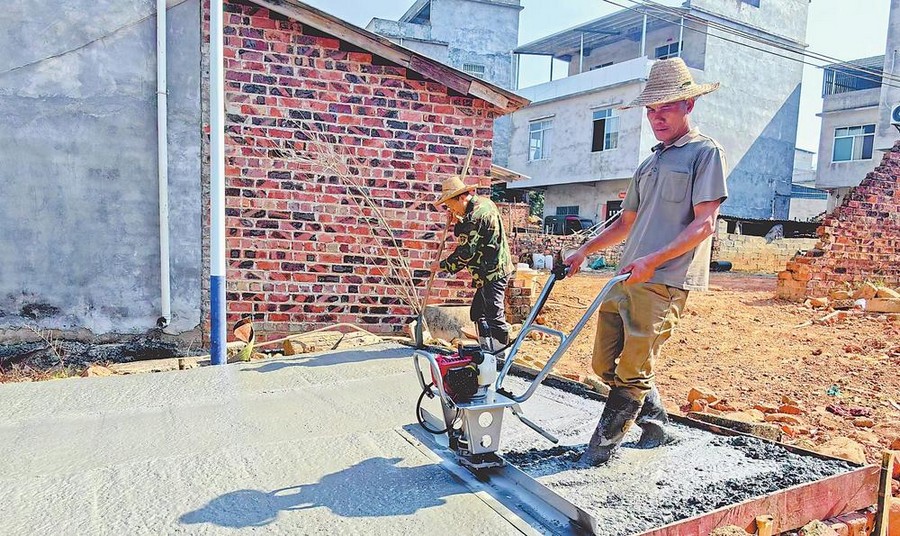 東門鎮：干群攜手繪新景 巷道煥新暖人心