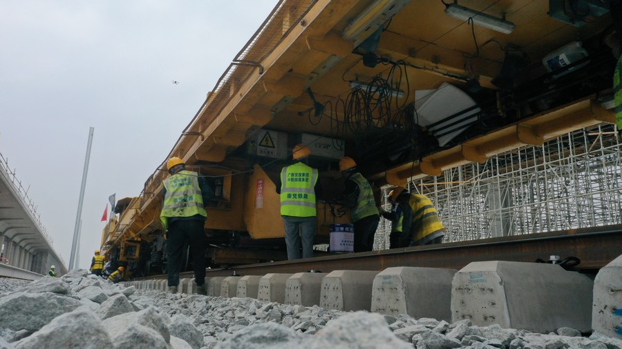 崇憑城際鐵路加緊建設