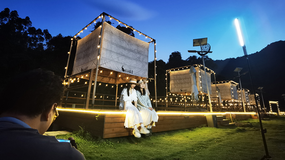 金秀杜鵑花節|自媒體達人在“世界瑤都”尋美