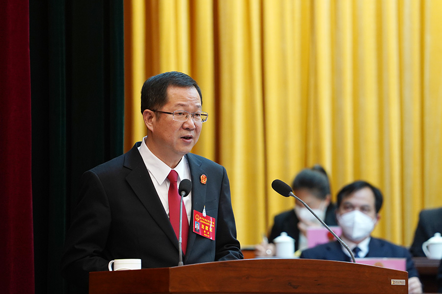 良慶區人民法院院長傅豪作法院工作報告